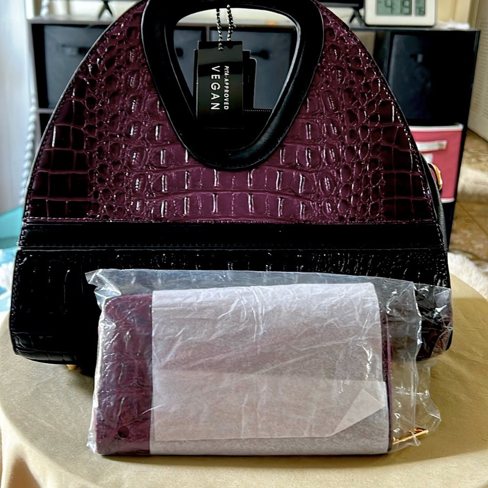 Elegant Black and Purple Women's Bag
